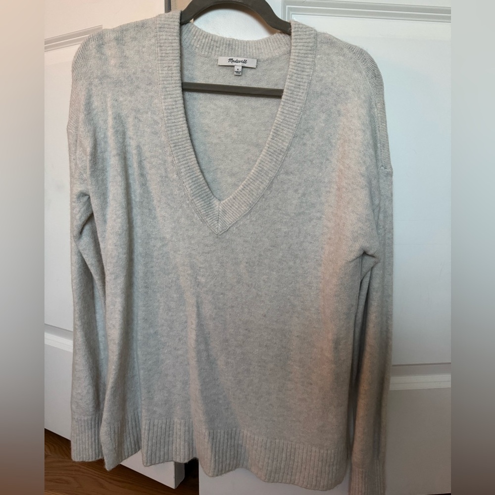 Madewell Light Gray V-Neck Sweater